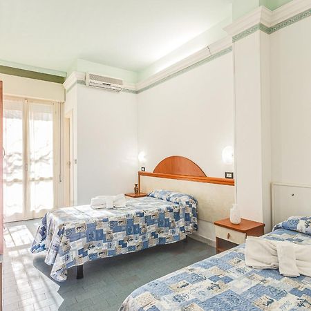 Hotel Augustus ガッテーオ・ア・マーレ エクステリア 写真
