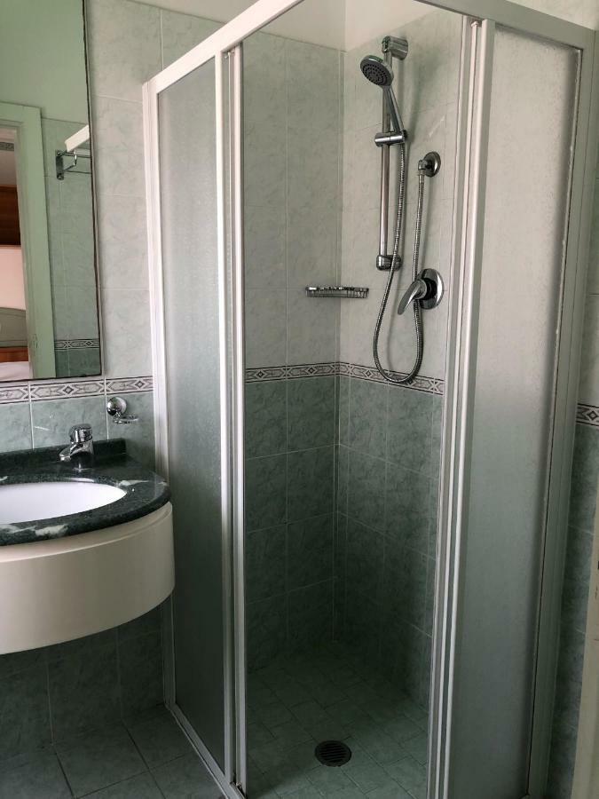 Hotel Augustus ガッテーオ・ア・マーレ エクステリア 写真